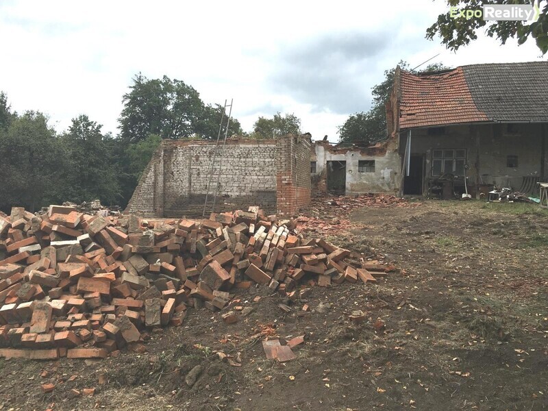 Prodej stavebního pozemku s číslem popisným.