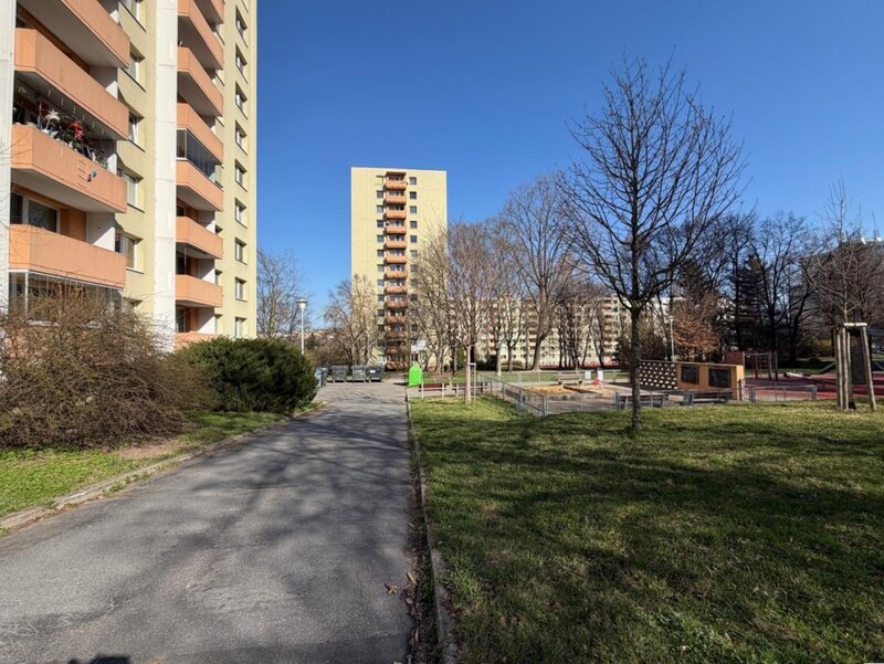 Pronájem bytu 1+kk, 29 m² – Zlín, Prštné, ul. L. Váchy