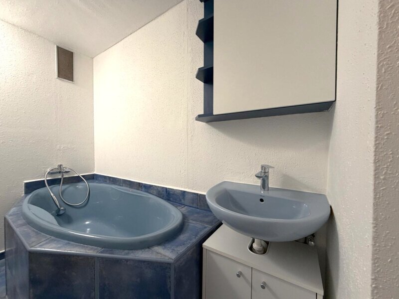 Pronájem bytu 1+kk, 29 m² – Zlín, Prštné, ul. L. Váchy