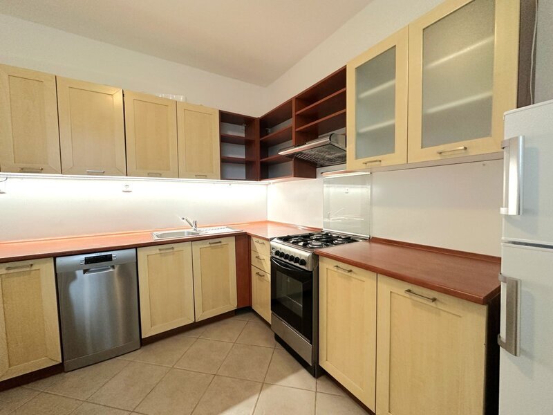 Pronájem prostorného bytu 2+1 s lodžií, ulice Zborovská – Zlín