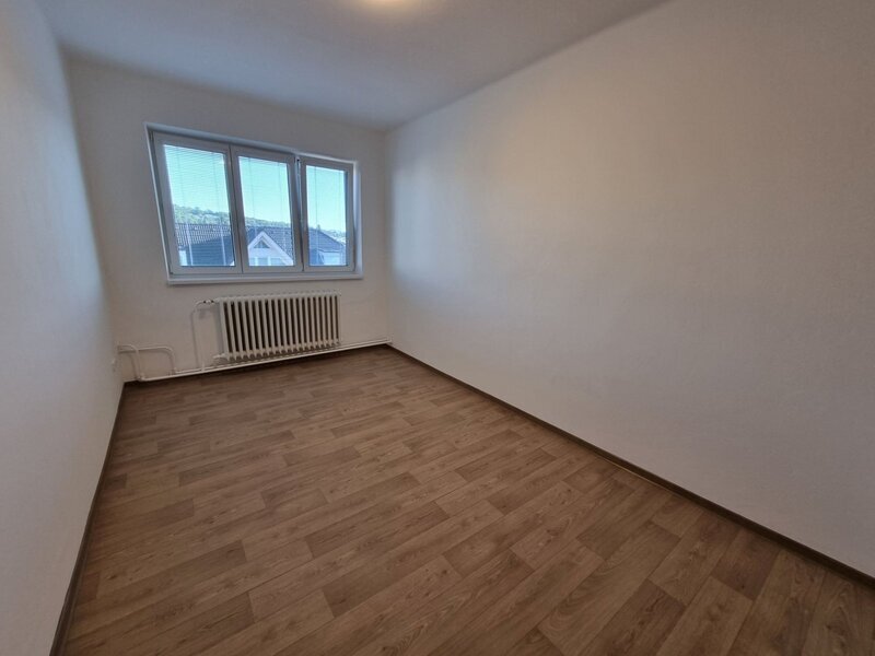 Pronájem dvoulůžkových a třílůžkových pokojů v centru města Zlín.