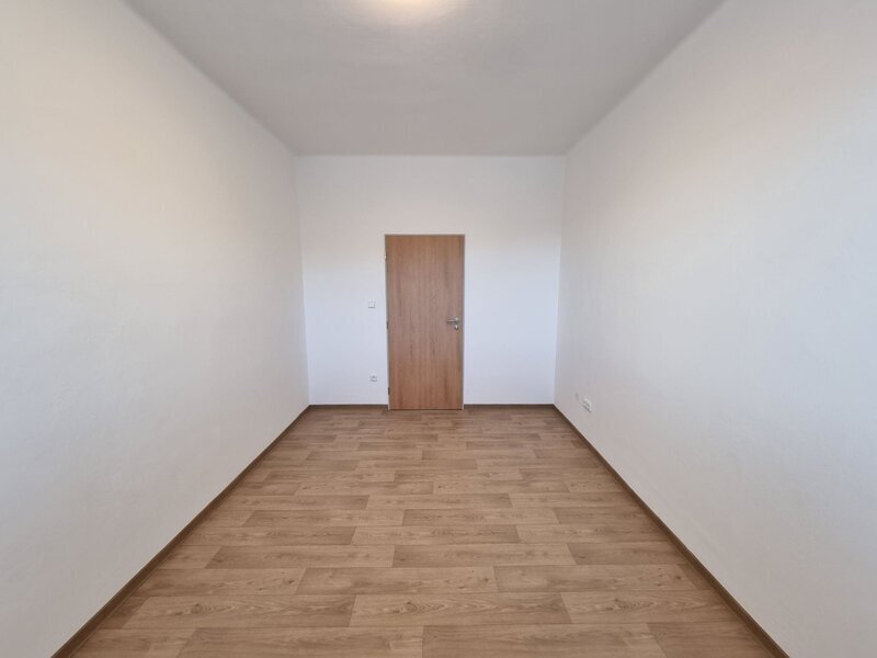Pronájem dvoulůžkových a třílůžkových pokojů v centru města Zlín.