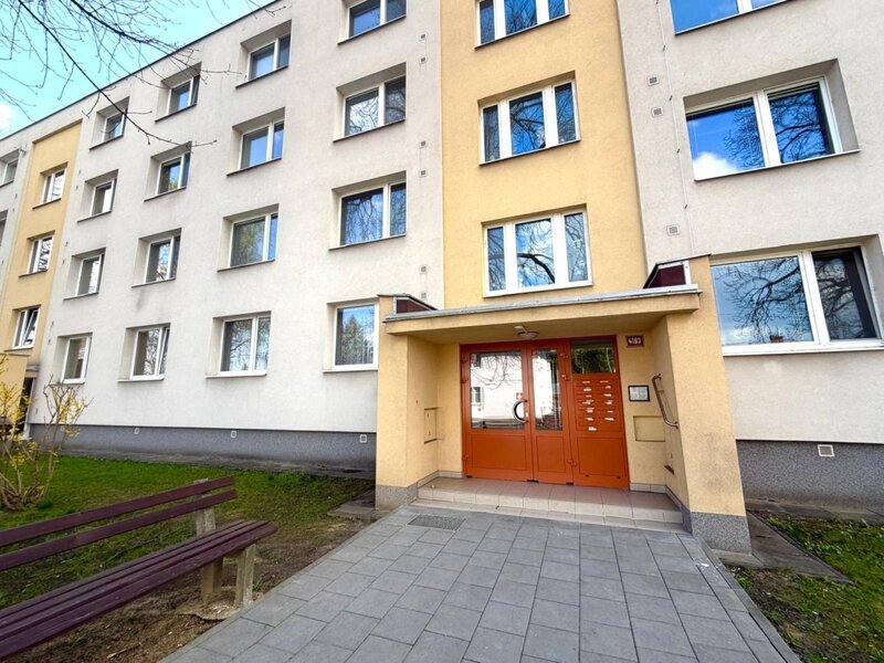 Pronájem bytu 1+kk s balkonem po rekonstrukci – Zlín, ul. Kvítková