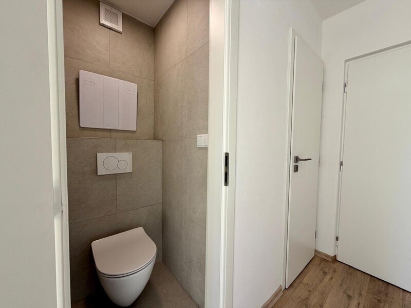 Pronájem bytu 1+kk s balkonem po rekonstrukci – Zlín, ul. Kvítková