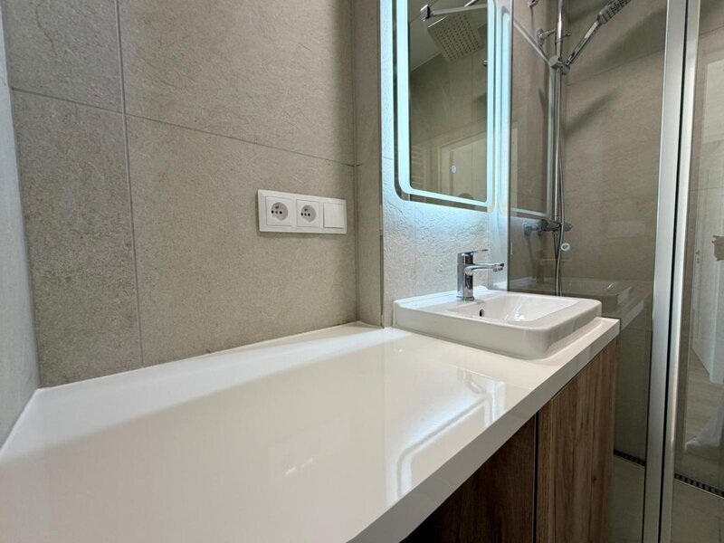 Pronájem bytu 1+kk s balkonem po rekonstrukci – Zlín, ul. Kvítková