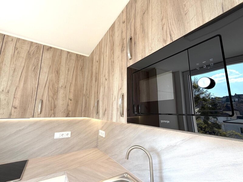 Pronájem bytu 1+kk s balkonem po rekonstrukci – Zlín, ul. Kvítková