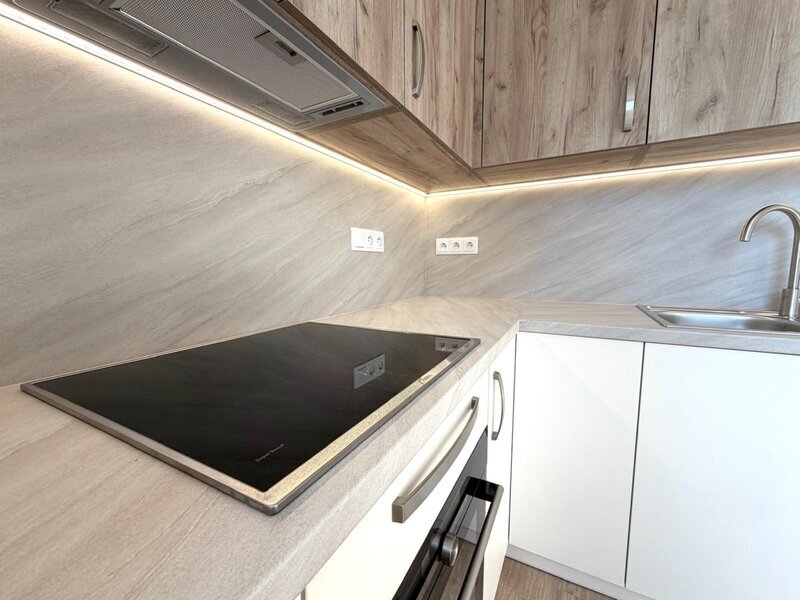 Pronájem bytu 1+kk s balkonem po rekonstrukci – Zlín, ul. Kvítková