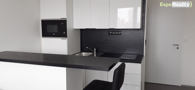 Pronájem pěkného moderního 1+kk, v novostavbě, blízko centra, Zlín