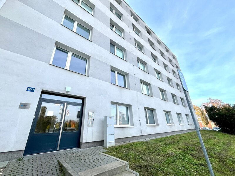 Pronájem bytu 1+kk, 26 m² v centru města Zlín – tř. T. Bati