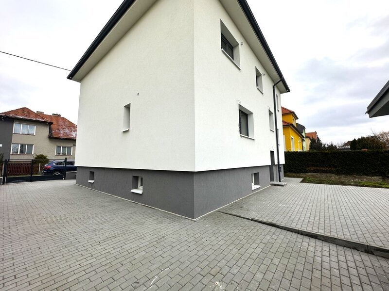 Prostorný rodinný dům 5+kk po kompletní rekonstrukci se zahradou, Otrokovice