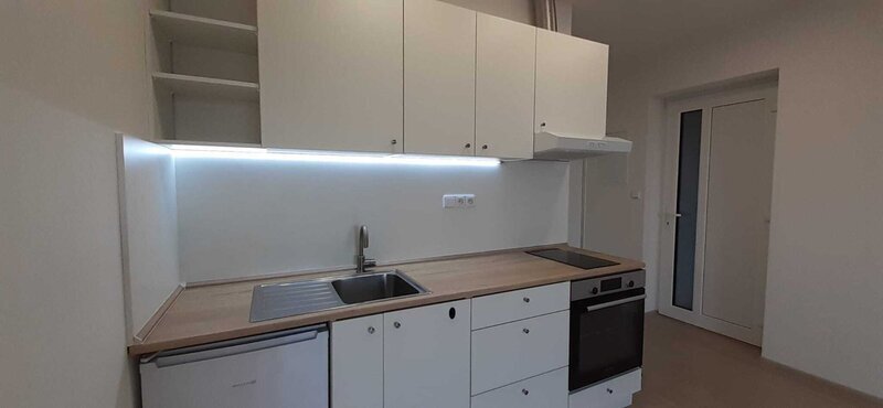 Pronájem byt 1+kk 30 m², v novostavbě, s balkonem, s parkováním, Pod Hradem, Zlín, Malenovice