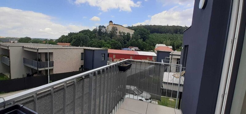 Pronájem byt 1+kk 30 m², v novostavbě, s balkonem, s parkováním, Pod Hradem, Zlín, Malenovice
