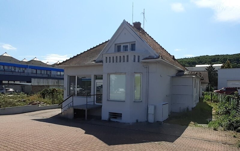 Pronájem komerčních prostor 75 m2, v lokalitě Louky Zlín