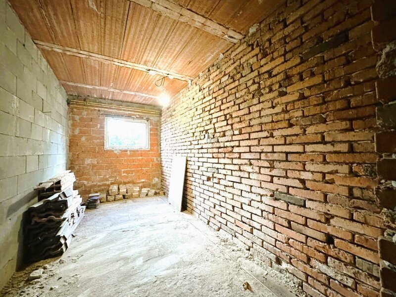 Rodinný dům s výjimečným výhledem a obrovským potenciálem – Zlín, Mladcová