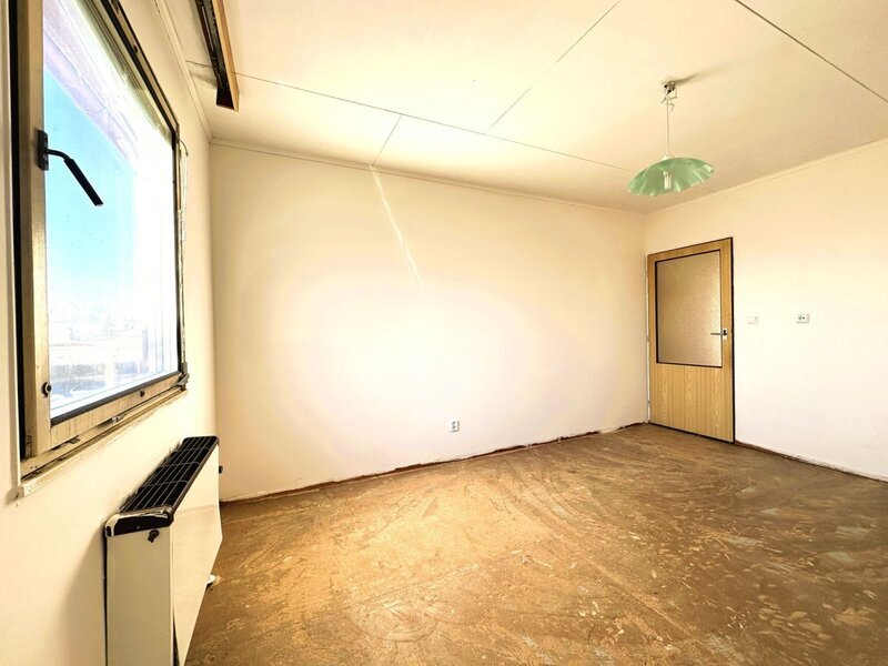 Rodinný dům s výjimečným výhledem a obrovským potenciálem – Zlín, Mladcová