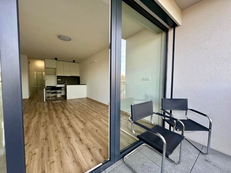 Pronájem bytu 1+kk s lodžií v centru města Zlín