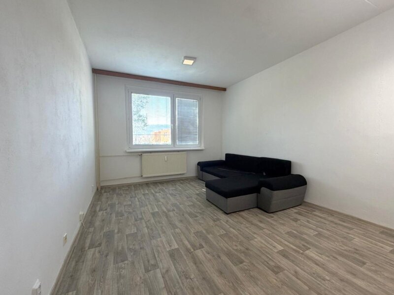 Pronájem bytu 1+kk, Zlín – Jižní Svahy, ulice Nad Stráněmi