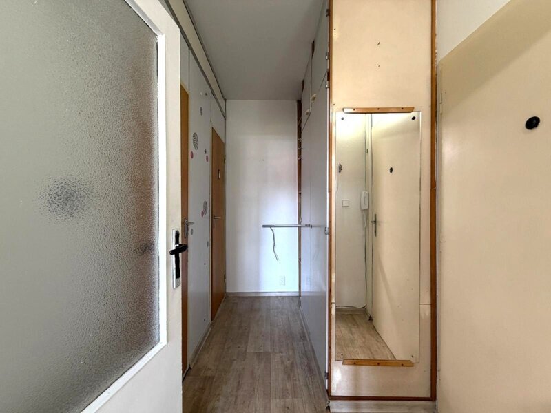 Pronájem bytu 1+kk, Zlín – Jižní Svahy, ulice Nad Stráněmi