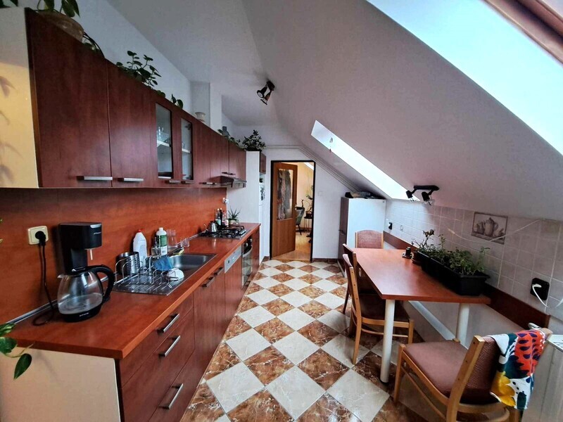 Pronájem velkého bytu 3+1 96 m2, Zlín, Lešetín