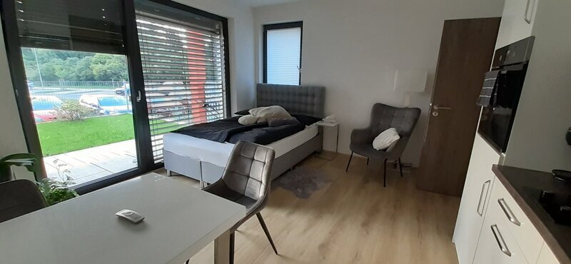 Pronájem 1+kk 28 m2, s terasou 7,30 m2 a předzahrádkou 16