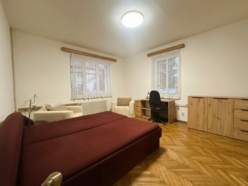 Pronájem útulného bytu 2+kk se zahradou v centru Zlína