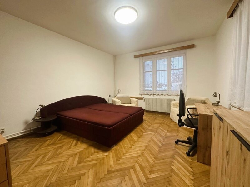 Pronájem útulného bytu 2+kk se zahradou v centru Zlína