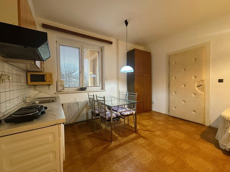 Pronájem útulného bytu 2+kk se zahradou v centru Zlína