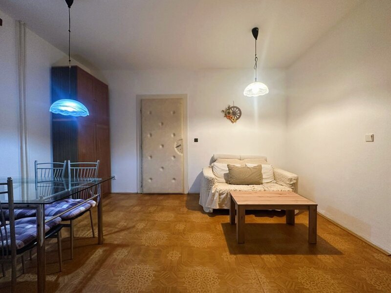 Pronájem útulného bytu 2+kk se zahradou v centru Zlína