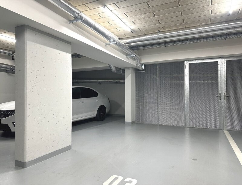 Stylový byt 2+kk s terasou a sklepem a garážovým stáním ve skvělé lokalitě
