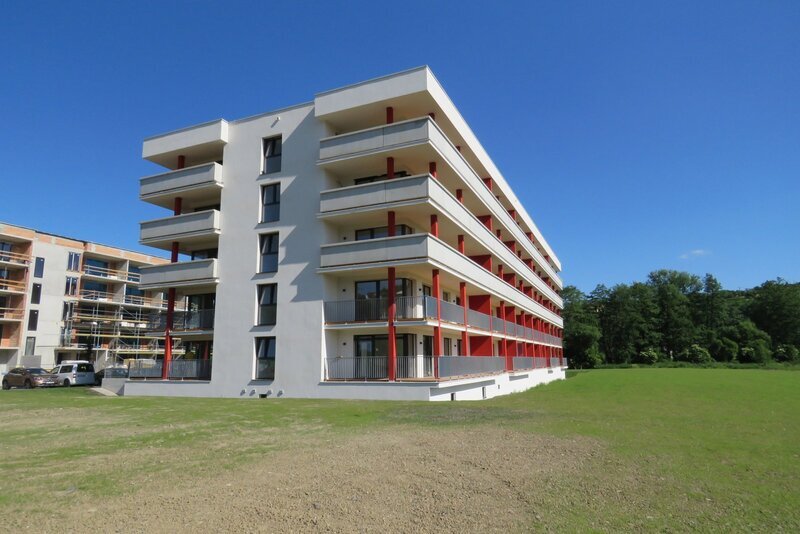 Stylový byt 2+kk s terasou a sklepem a garážovým stáním ve skvělé lokalitě