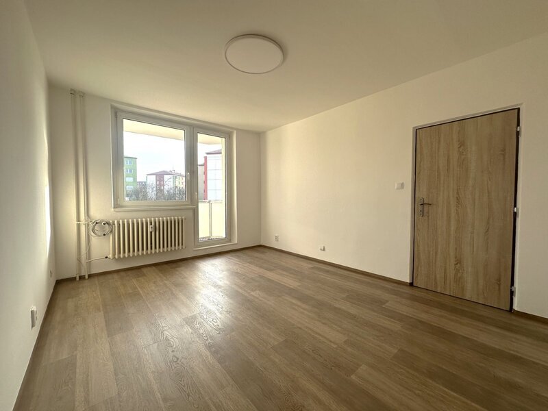 Pronájem bytu 1+1 s lodžií po kompletní rekonstrukci – Otrokovice