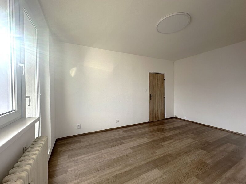 Pronájem bytu 1+1 s lodžií po kompletní rekonstrukci – Otrokovice