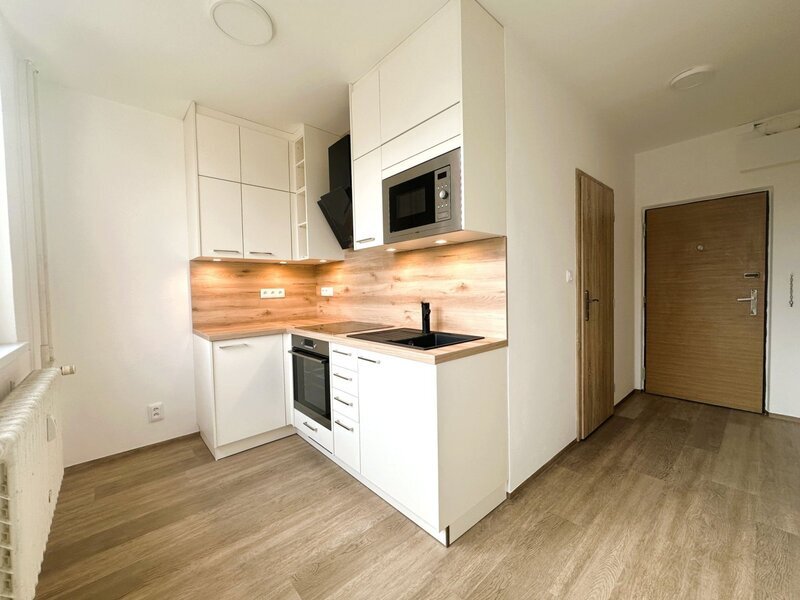 Pronájem bytu 1+1 s lodžií po kompletní rekonstrukci – Otrokovice