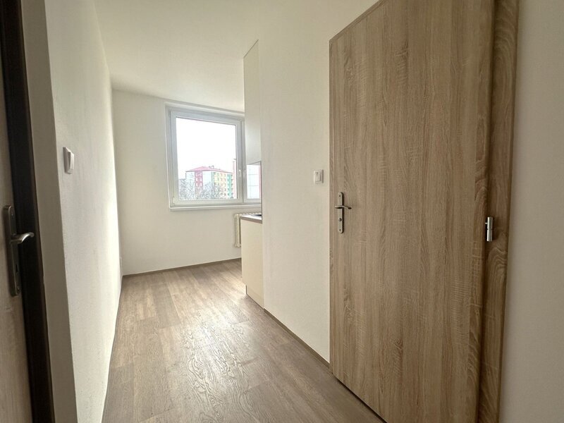 Pronájem bytu 1+1 s lodžií po kompletní rekonstrukci – Otrokovice
