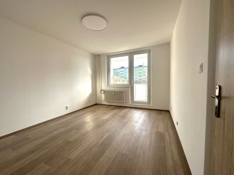 Pronájem bytu 1+1 s lodžií po kompletní rekonstrukci – Otrokovice