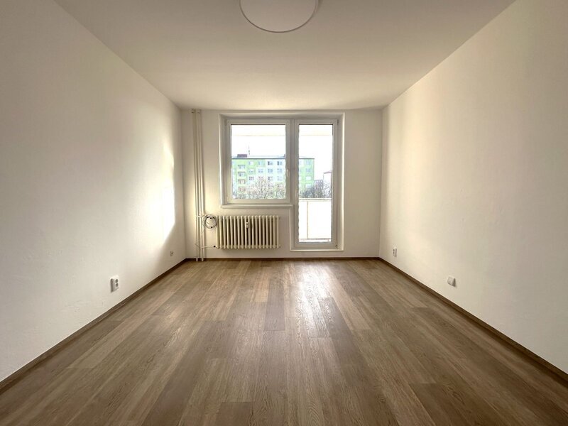 Pronájem bytu 1+1 s lodžií po kompletní rekonstrukci – Otrokovice