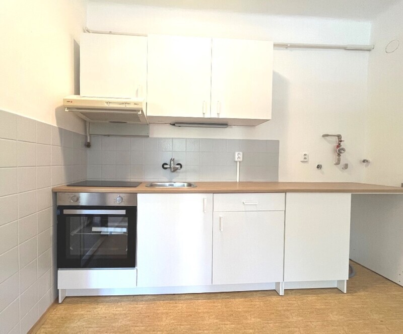 Pronájem bytu 2+kk se zahrádkou a chatičkou – Hulín, centrum