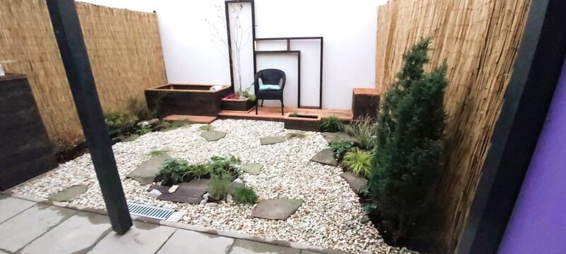 Pronájem krásného bytu 1+kk se zahrádkou a parkovacím stáním – Malenovice, Hřebíčkova