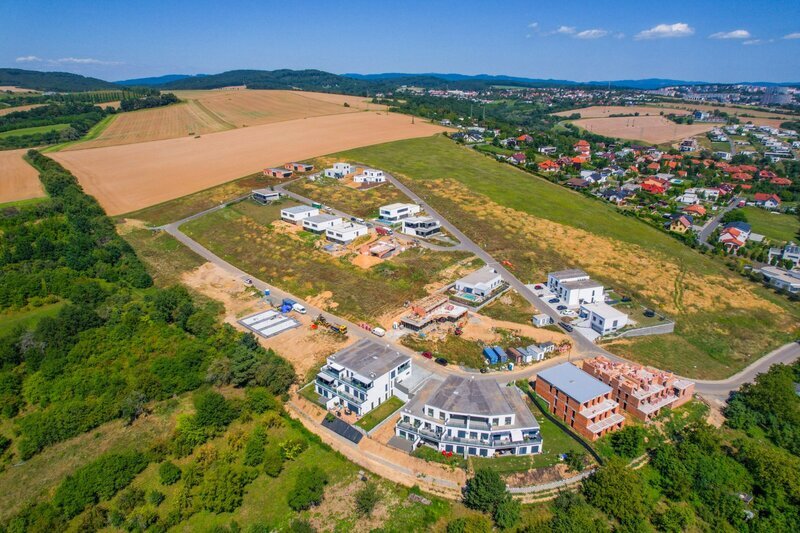 Pozemek k bydlení s nádherným výhledem na západ – Zlín, Prštné