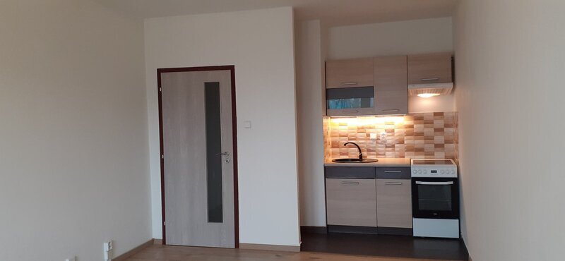 Nabízíme na prodej pěkný byt 1+kk se zasklenou lodžií, město Vsetín, Sychrov