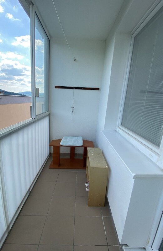 Nabízíme na prodej pěkný byt 1+kk se zasklenou lodžií, město Vsetín, Sychrov