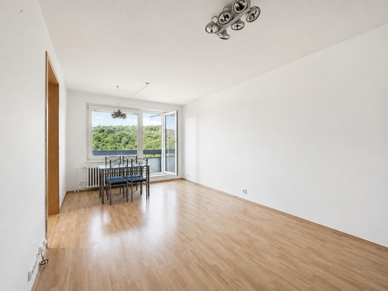 Pronájem bytu 2+1, 58 m² s prostornou lodžií a krásným výhledem – Zlín, ul. Družstevní
