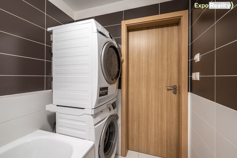 Pronájem částečně zařízeného bytu 2+kk s garážovým stáním – Zlín, Kúty