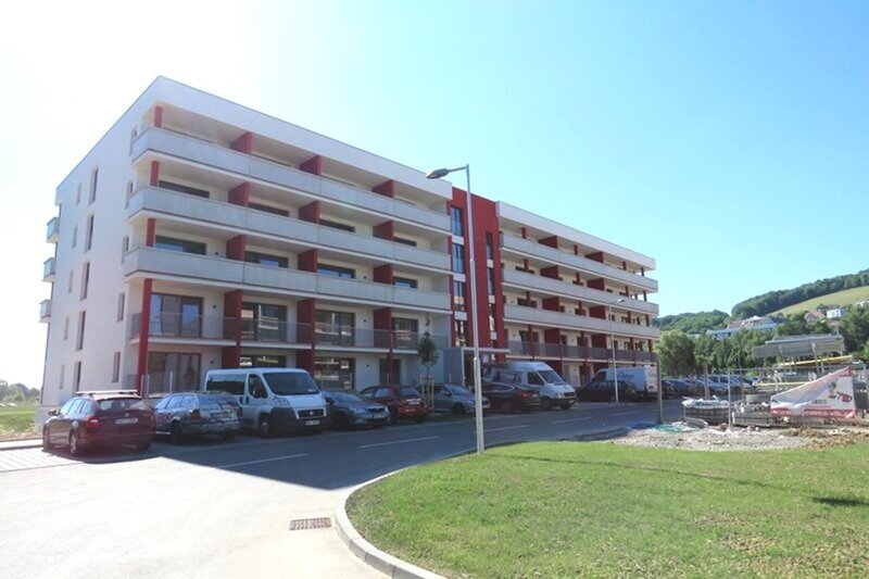 Pronájem moderního bytu 1+kk s terasou a sklepem ve Zlíně.