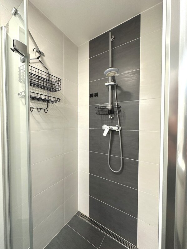 Pronájem moderního bytu 1+kk s terasou a sklepem ve Zlíně.