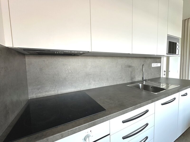 Pronájem moderního bytu 1+kk s terasou a sklepem ve Zlíně.