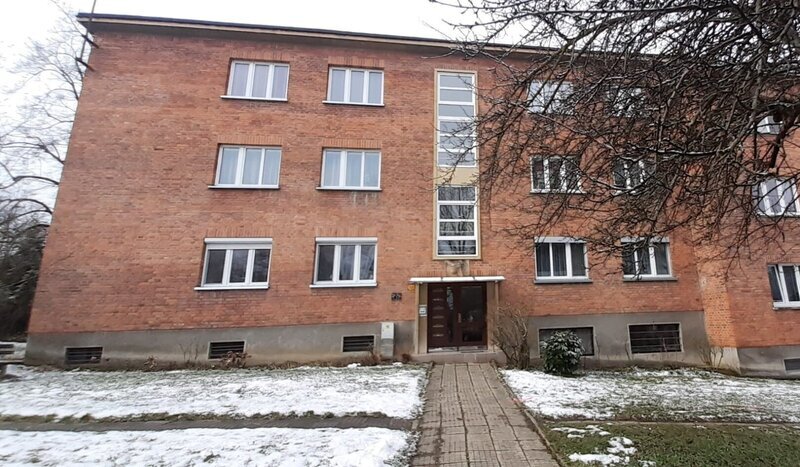 Prodej velký cihlový byt 4+1 ve Zlíně o rozloze 101 m2, s balkonem, ve 3.NP, lokalita Díly