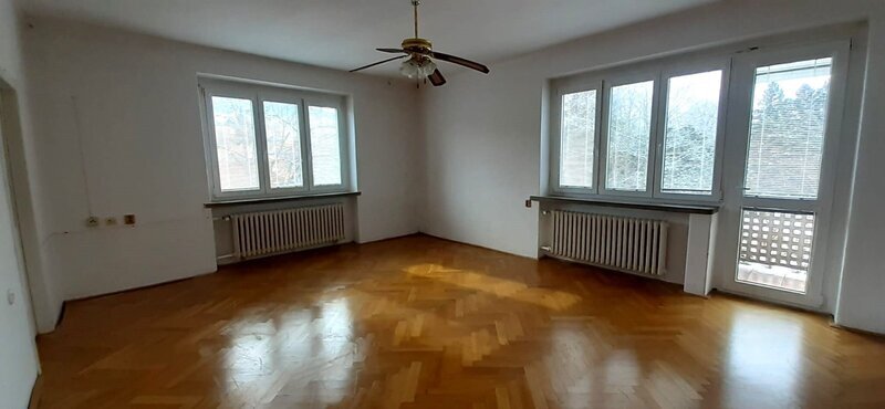 Prodej velký cihlový byt 4+1 ve Zlíně o rozloze 101 m2, s balkonem, ve 3.NP, lokalita Díly