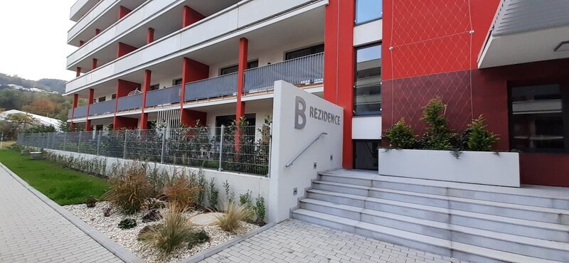 Pronájem kompletně zařízené novostavby 1+kk 28 m2, s terasou