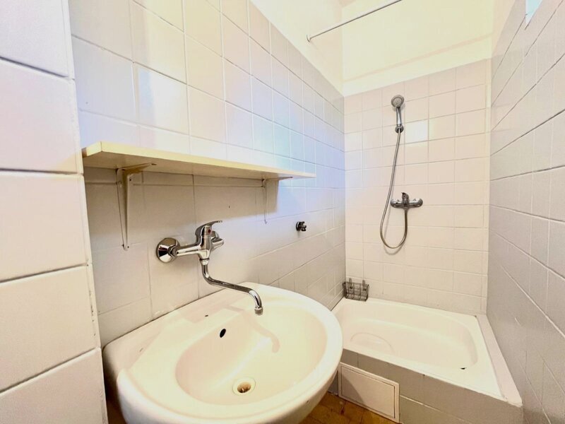 Prostorný byt 1+1 se zahrádkou, půdou a velkým sklepem – Hulín, centrum města